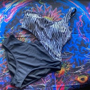 Shekini Large one shoulder cut out swimsuit 🩱